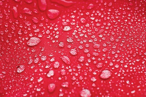 What Are the Key Points for Selecting a Water-Repellent Winter Coat for Work?