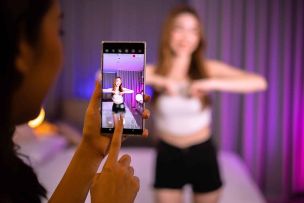 How Can UK Fashion Startups Leverage TikTok to Gain Immediate Market Traction?