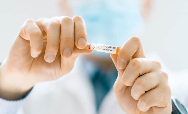 What Are the Best Footwear Choices to Prevent Overuse Injuries in Long-Distance Runners?